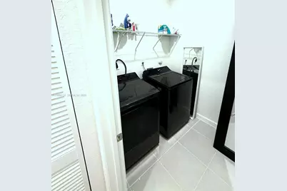 2402 SE 30th St, Homestead, FL 33035 - Photo 13