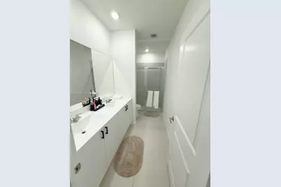 2402 SE 30th St, Homestead, FL 33035 - Photo 11