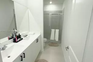 2402 SE 30th St, Homestead, FL 33035 - Photo 11