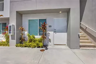 2555 NE 193rd St, Miami, FL 33180 - Photo 3
