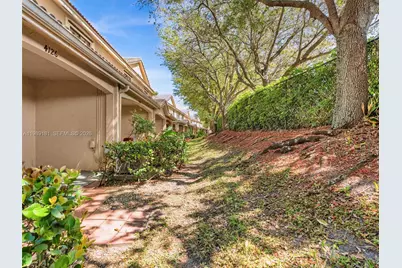 4126 Forest Dr, Weston, FL 33332 - Photo 19