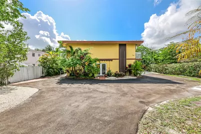 12085 W Dixie Hwy, Biscayne Park, FL 33161 - Photo 9