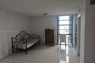 20400 W Country Club Dr, Aventura, FL 33180 - Photo 3