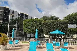 20400 W Country Club Dr, Aventura, FL 33180 - Photo 13