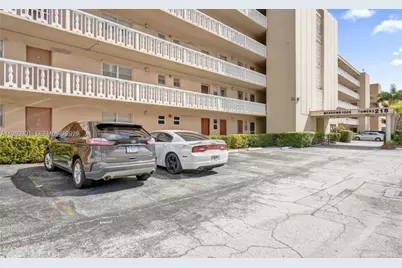 218 NE 12th Ave #302, Hallandale Beach, FL 33009 - Photo 1