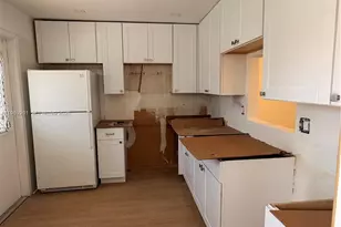 218 NE 12th Ave, Hallandale Beach, FL 33009 - Photo 5