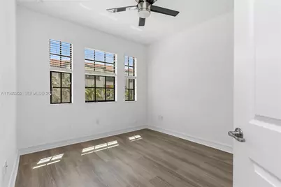 11524 SW 16th St, Pembroke Pines, FL 33025 - Photo 9