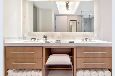 100 S Pointe Dr #708, Miami Beach, FL 33139 - Photo 9