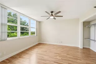3520 Oaks Way, Pompano Beach, FL 33069 - Photo 11