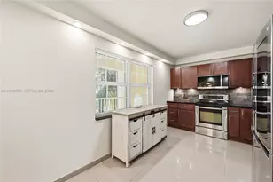 3520 Oaks Way, Pompano Beach, FL 33069 - Photo 5