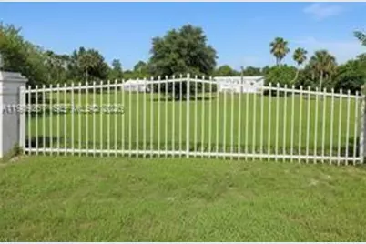 4555 Pioneer 16th St, Clewiston, FL 33440 - Photo 1