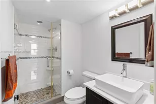 437 Golden Isles Dr, Hallandale Beach, FL 33009 - Photo 27