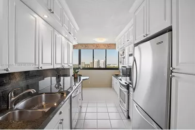 20185 E Country Club Dr #1805, Aventura, FL 33180 - Photo 3