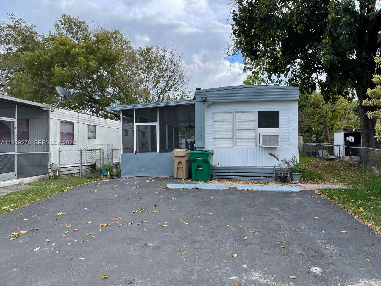 13380 SW 9th St #13380 main architectural view