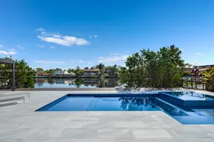 19721 NE 23 Ave, Miami, FL 33180 - Photo 31