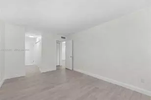 9437 SW 76th St, Miami, FL 33173 - Photo 15