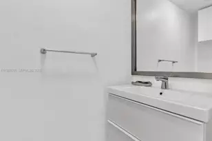 90 SW 3rd St, Miami, FL 33130 - Photo 27