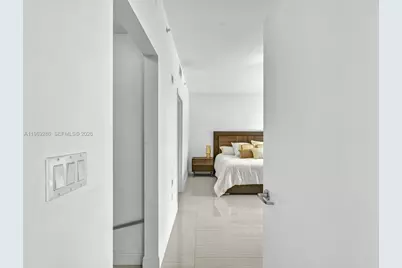 90 SW 3rd St #2013, Miami, FL 33130 - Photo 15