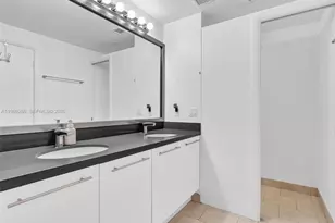 90 SW 3rd St, Miami, FL 33130 - Photo 21