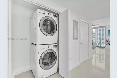 90 SW 3rd St #2013, Miami, FL 33130 - Photo 39