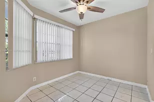12500 SW 5th Ct, Pembroke Pines, FL 33027 - Photo 11