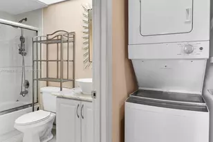 800 SW 125th Way, Pembroke Pines, FL 33027 - Photo 27