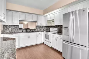 800 SW 125th Way, Pembroke Pines, FL 33027 - Photo 3