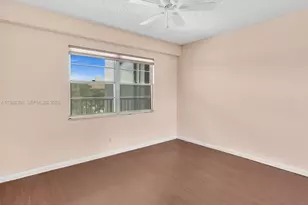 800 SW 125th Way, Pembroke Pines, FL 33027 - Photo 15
