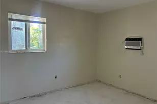 15020 NE 6th Pl, Miami, FL 33161 - Photo 3