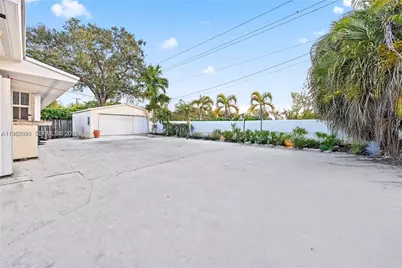10330 SW 103rd Ct, Miami, FL 33176 - Photo 21