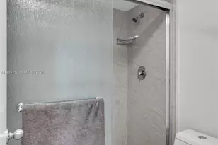 3731 N Country Club Dr, Aventura, FL 33180 - Photo 21