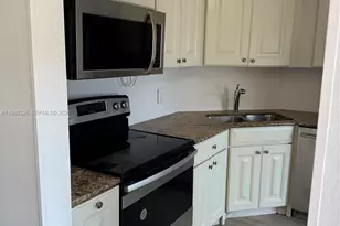 6301 N Fall Circle Dr, Lauderhill, FL 33319 - Photo 21