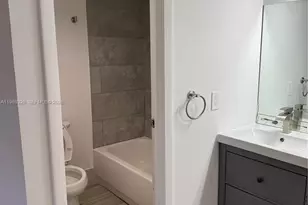 6301 N Fall Circle Dr, Lauderhill, FL 33319 - Photo 27