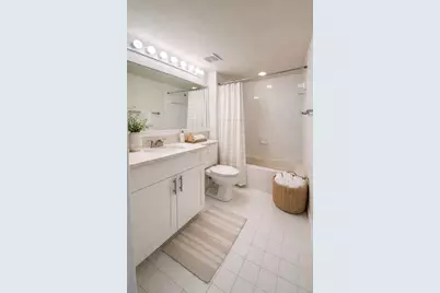 1155 Brickell Bay Dr #1705, Miami, FL 33131 - Photo 7