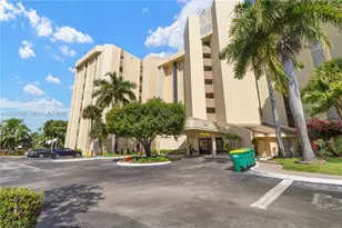 7400 Radice Ct, Lauderhill, FL 33319 - Photo 35