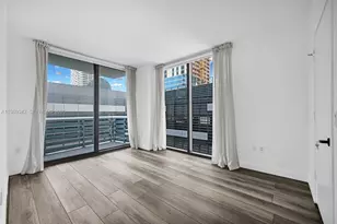460 NE 28th St, Miami, FL 33137 - Photo 13
