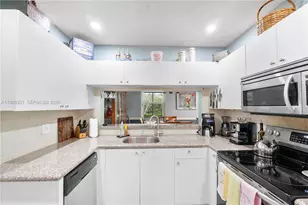 10557 NW 57th Ct, Coral Springs, FL 33076 - Photo 9