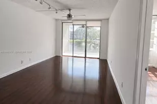 9330 Lagoon Pl, Davie, FL 33324 - Photo 9