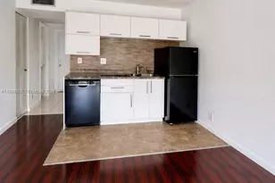 9330 Lagoon Pl, Davie, FL 33324 - Photo 7