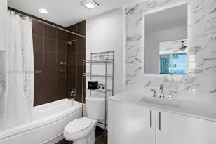 300 S Biscayne Blvd, Miami, FL 33131 - Photo 21