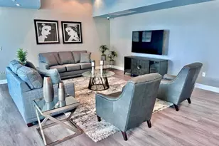 300 S Biscayne Blvd, Miami, FL 33131 - Photo 37