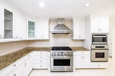 4160 Bay Point Rd, Miami, FL 33137 - Photo 17