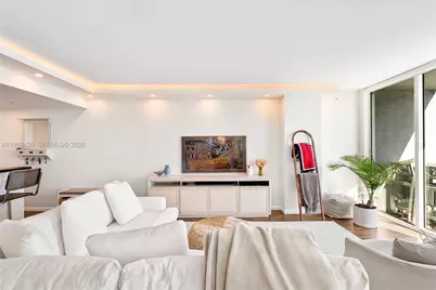 244 Biscayne Blvd #1703, Miami, FL 33132 - Photo 11