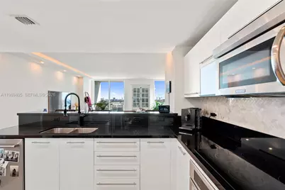 244 Biscayne Blvd #1703, Miami, FL 33132 - Photo 5