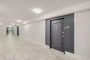 6039 Collins Ave, Miami Beach, FL 33140 - Photo 17