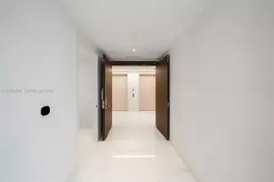 300 Biscayne Blvd Way, Miami, FL 33131 - Photo 9