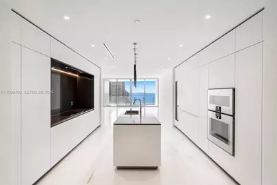 300 Biscayne Boulevard Way #1904C, Miami, FL 33131 - Photo 11