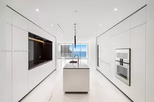 300 Biscayne Blvd Way, Miami, FL 33131 - Photo 11