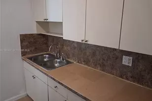 1043 NE 114th St, Biscayne Park, FL 33161 - Photo 3