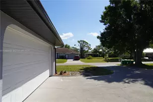563 Presque Isle Dr, Port Charlotte, FL 33954 - Photo 3